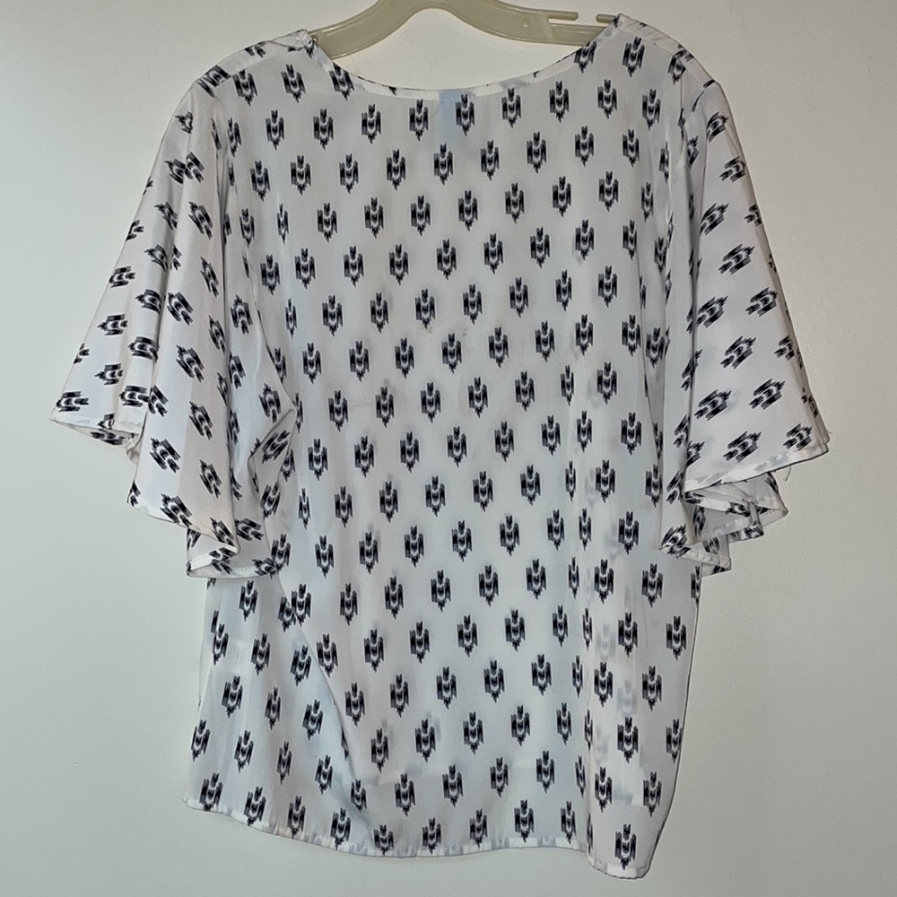 Flowy blouse with pattern - Picture 4 of 4